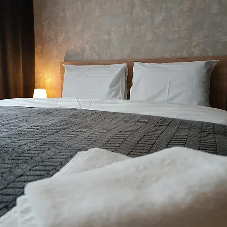 Xl Apartments, Hill, Апартаменты *