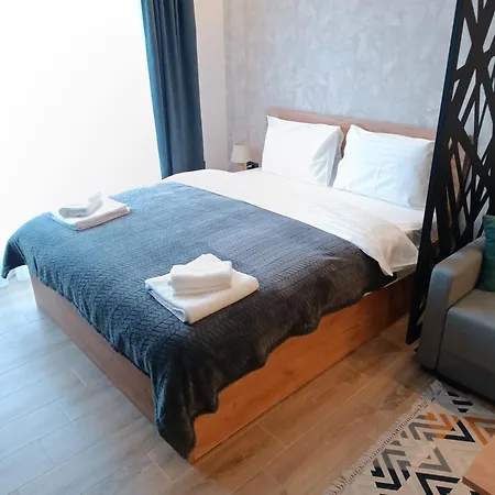 Xl Apartments, Hill, Апартаменты *