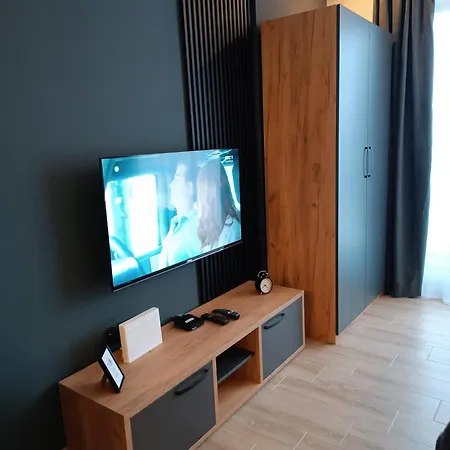 Xl Apartments, Hill, Апартаменты