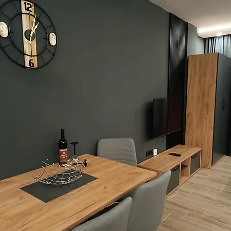 Xl Apartments, Hill, Apartamento