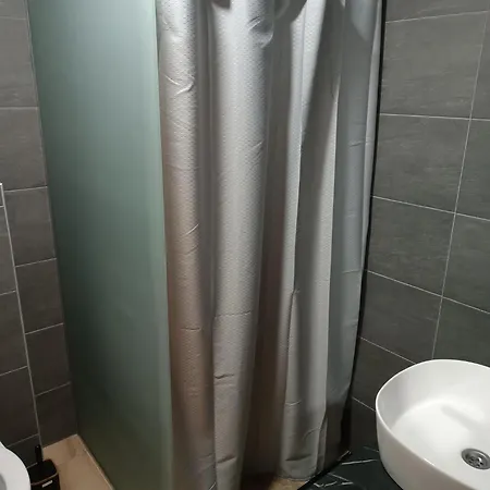 Xl Apartments, Hill, Апартаменты *