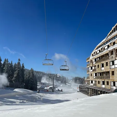 Xl Apartments, Hill, *