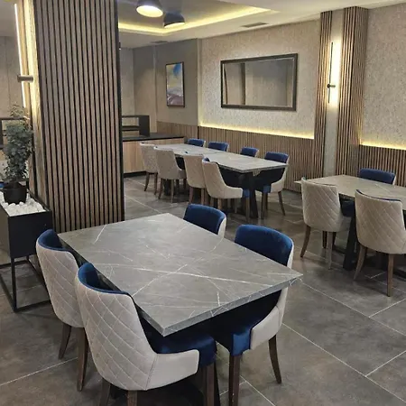 Xl Apartments, Hill,