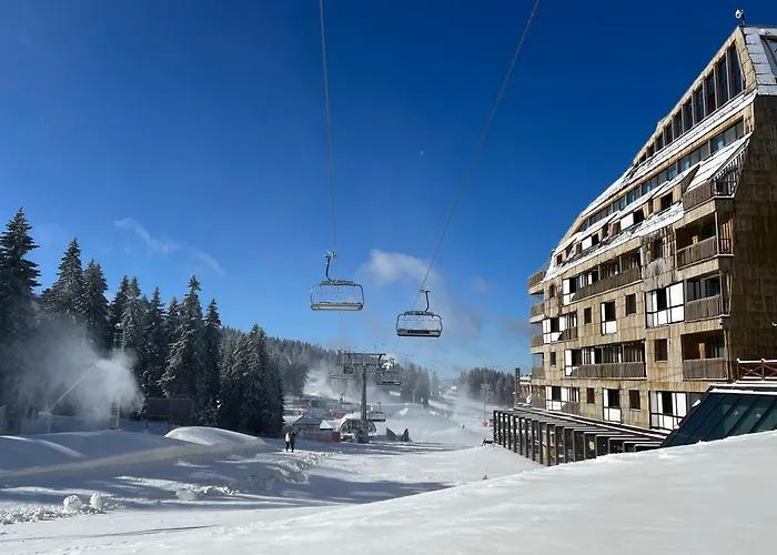 Xl Apartments, Hill, *