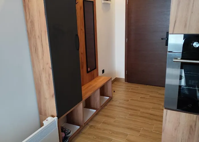 Xl Apartments, Hill,