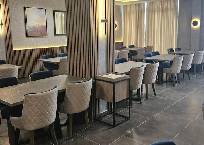 Xl Apartments, Hill, * Κοπαόνικ