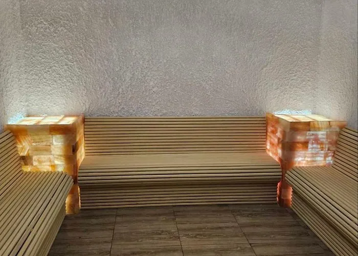 Xl Apartments, Hill,