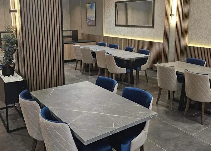 Xl Apartments, Hill,